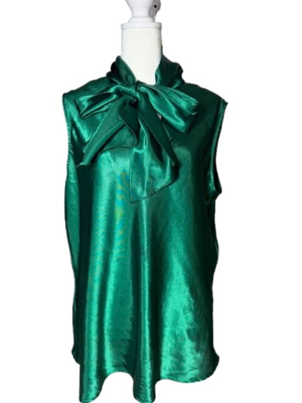 Kasper Satin Emerald Green Sleeveless Blouse with Tie Bow